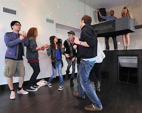 American Idol 2012 Top 9 mansion move-in