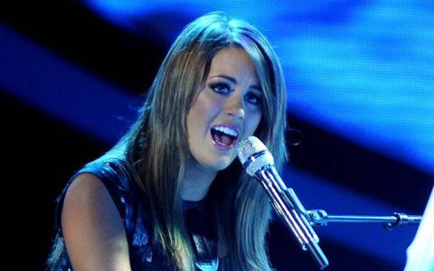 Angie Miller performs on American Idol 2013