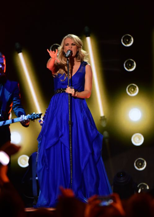 Carrie Underwood performs at the ACCAs 2014 – 03