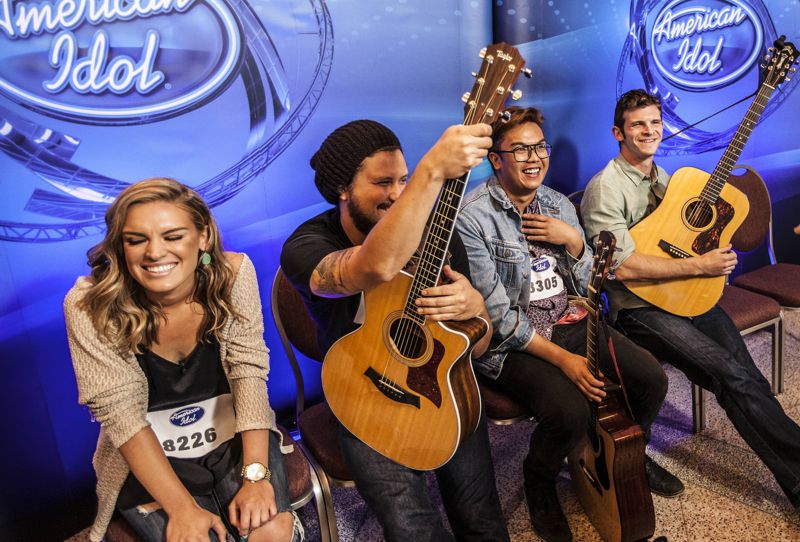 American Idol 2015 Hopefuls prepare to audition – 01