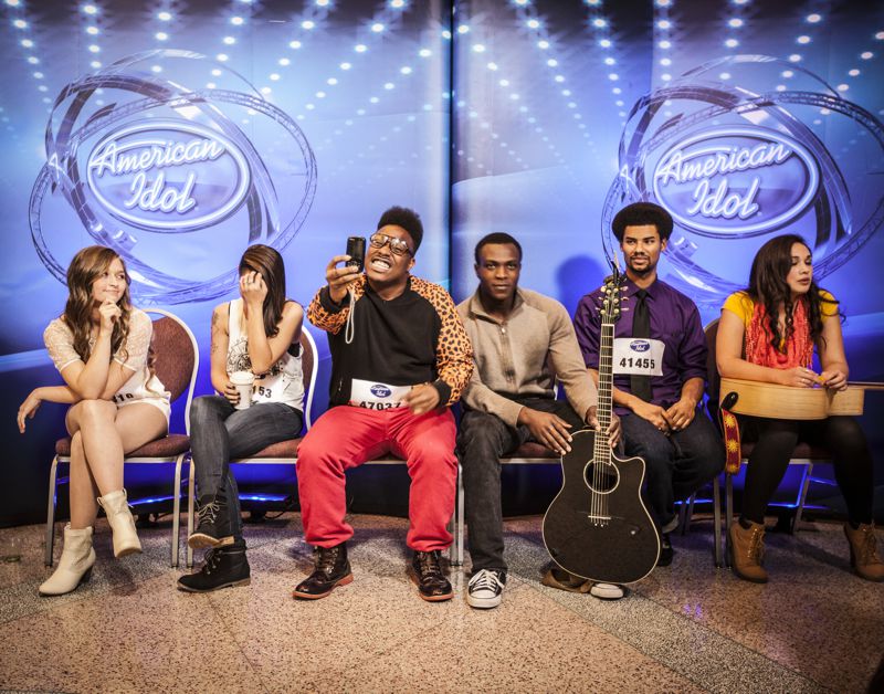 American Idol 2015 Hopefuls prepare to audition - 07