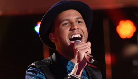 Rayvon Owen performs for your American Idol vote
