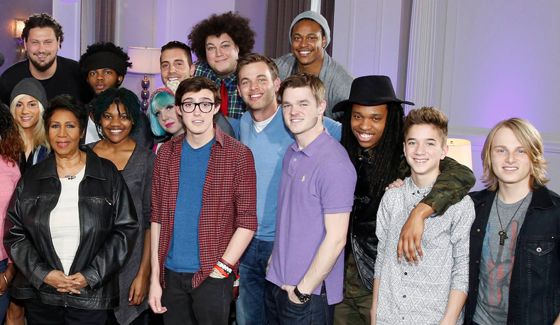 Aretha Franklin with Top 24 Guys on American Idol 2015