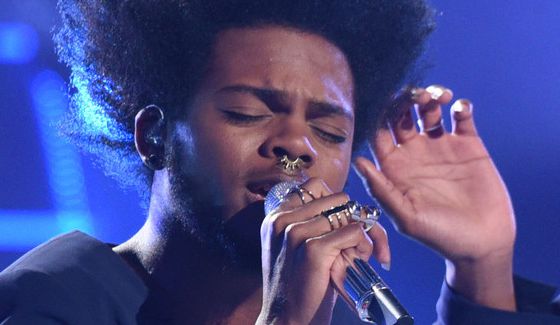 Quentin Alexander performs on American Idol Top 6