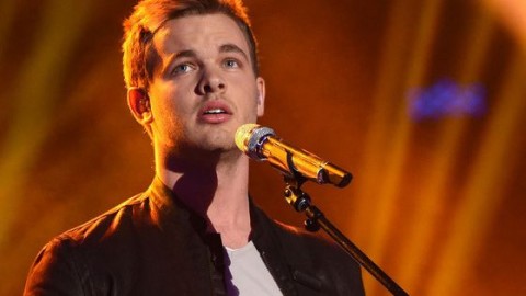 Clark Beckham performs on American idol 2015