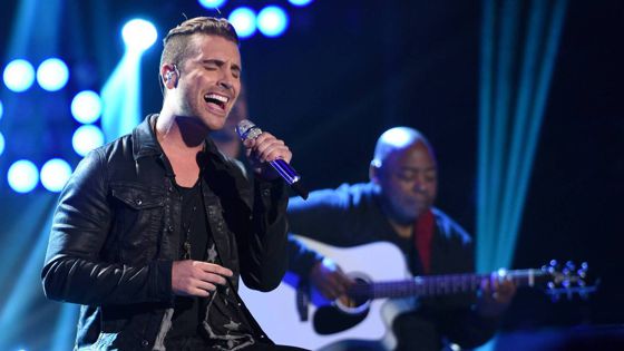 Nick Fradiani performs on American Idol 2015