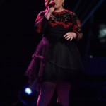 Kelly Clarkson performs on AMERICAN IDOL XIV - 01