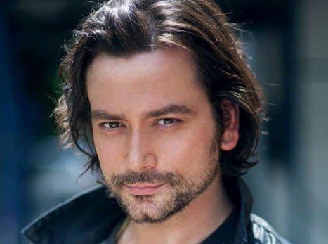 Constantine Maroulis (Leon Le Photography, Wikimedia Commons)