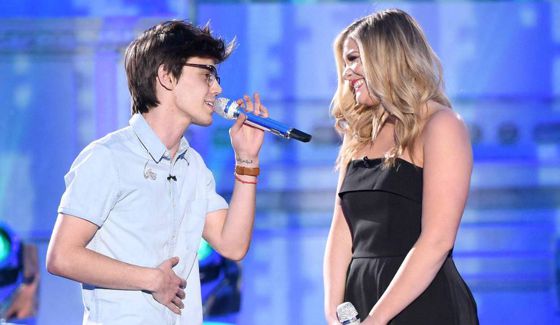 MacKenzie Bourg duets with Lauren Alaina on American Idol 2016