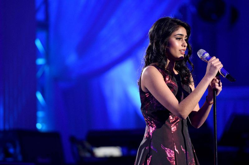 Sonika Vaid performs on American Idol 2016