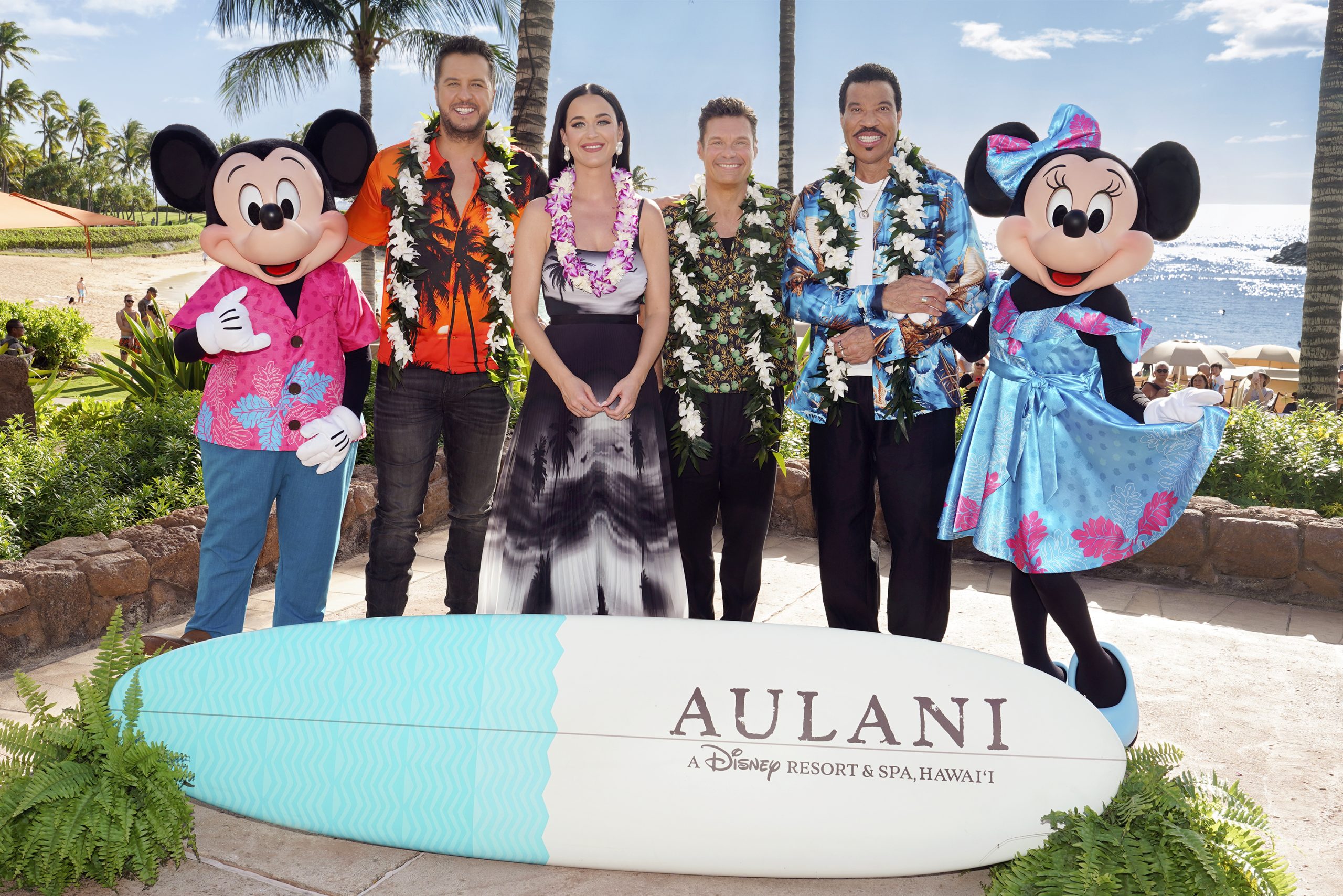 MIKEY MOUSE, LUKE BRYAN, KATY PERRY, RYAN SEACREST, LIONEL RICHIE, MINNIE MOUSE on American Idol